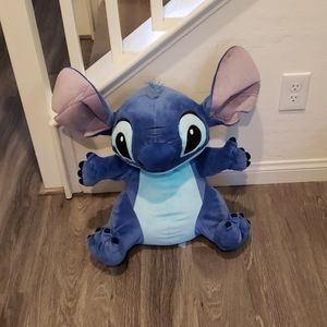 biggest stitch stuffed animal